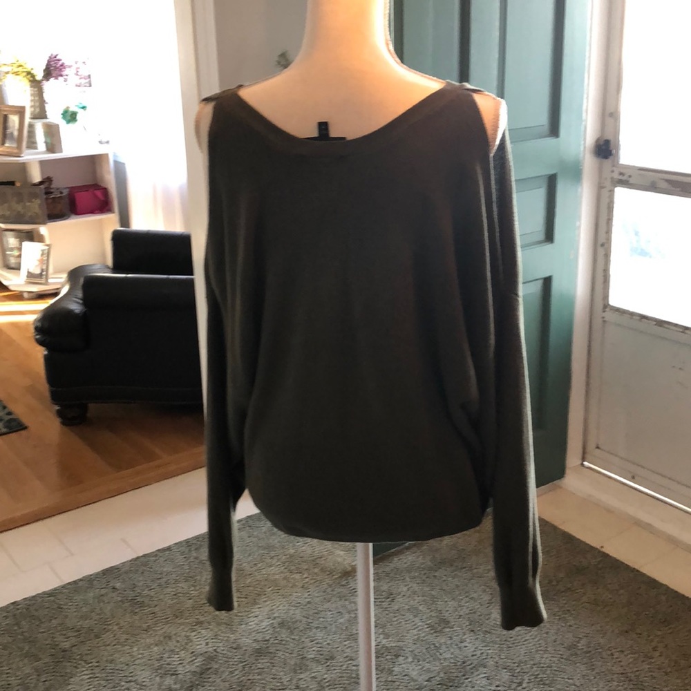 Sweater - Picture 3 of 3